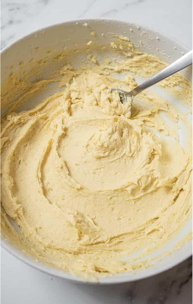 Assembling the cake layers